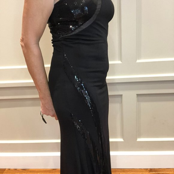 Elegant Black Long Dress - Picture 8 of 16